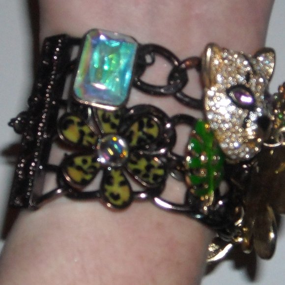 Betsey Johnson Asian Jungle Statement Bracelet -Charms consist of Asian … - Picture 9 of 11